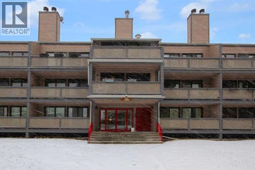 414 Squirrel St, Banff, AB, T1L1B6 | Card Image