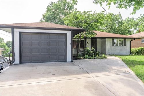 2806 N River Blvd, Independence, MO, 64050-1265 | Card Image