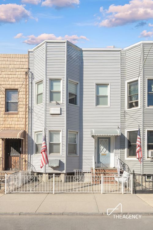 35 Hausman St, Brooklyn, NY, 11222-4503 | Card Image