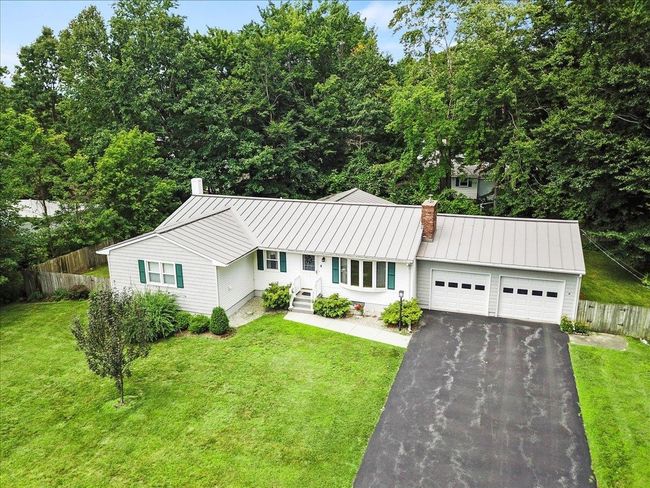 8 Center St, House other with 4 bedrooms, 3 bathrooms and null parking in Bennington VT | Image 35
