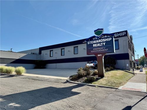 641 Lincoln Way W, Massillon, OH, 44647-5418 | Card Image