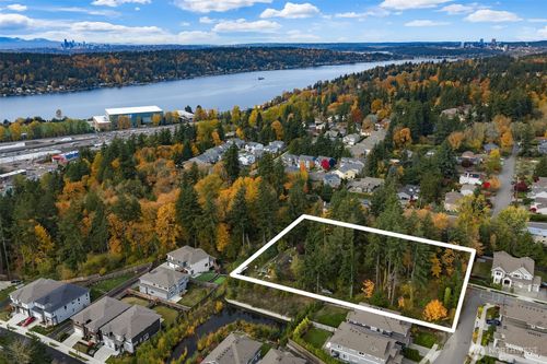 11428 Se 82nd St, Newcastle, WA, 98056-1646 | Card Image