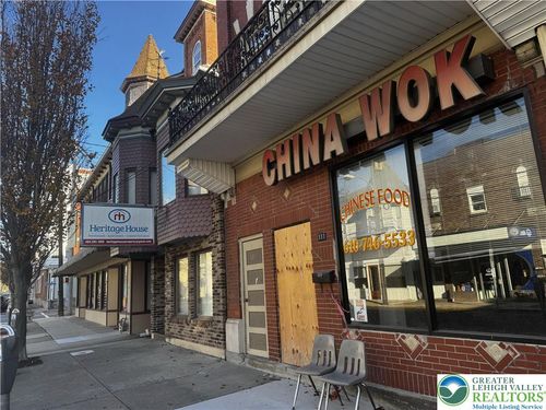 109 S Main St, Nazareth, PA, 18064-2016 | Card Image