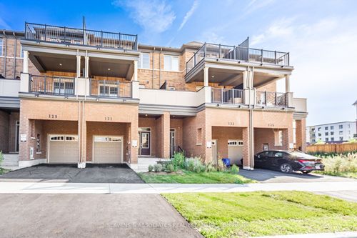 131 Air Dancer Cres, Oshawa, ON, L1L0V3 | Card Image