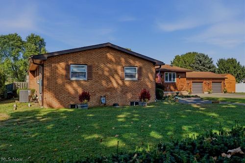 1598 Gene St, Belpre, OH, 45714-2104 | Card Image