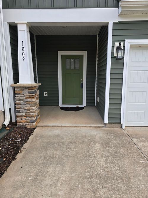 1009 Millison Pl, Moore, SC, 29369-8011 | Card Image