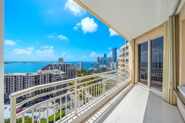 APT-2611 - 888 Brickell Key Dr, Condo with 2 bedrooms, 3 bathrooms and null parking in Miami FL | Image 15