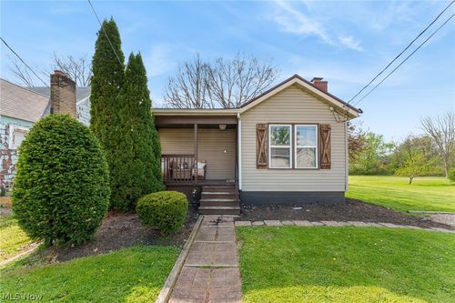 4025 Paumier Ave, Louisville, OH, 44641-9424 | Card Image