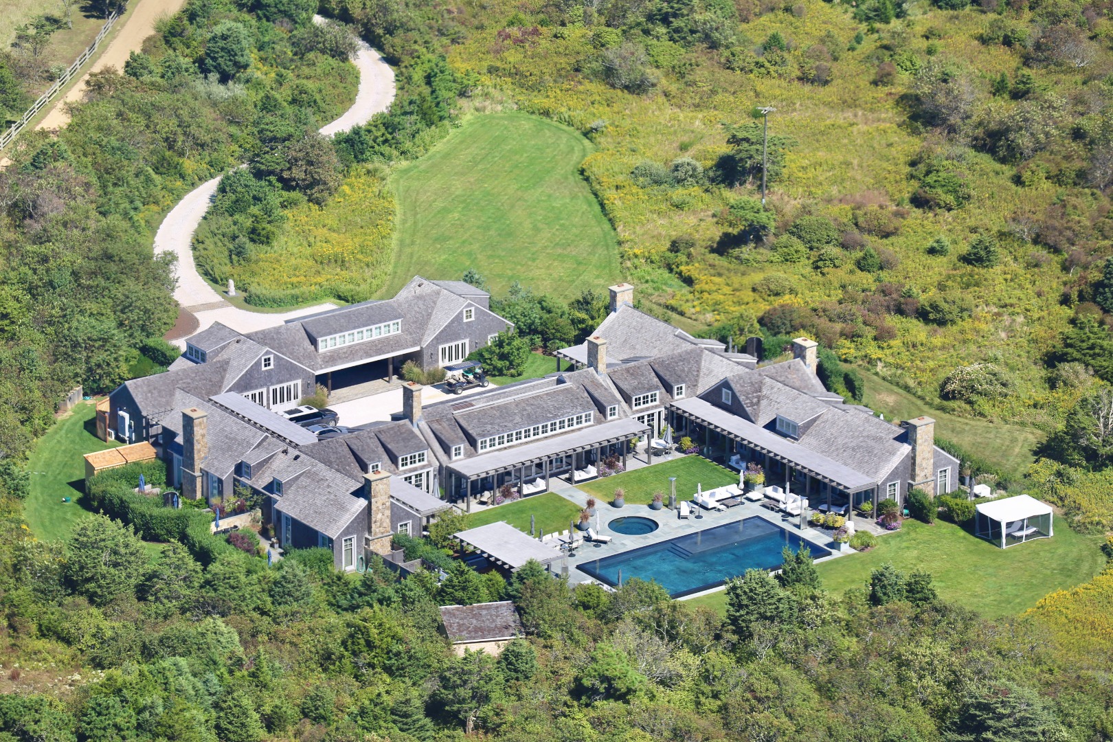 Crackatuxet Cove Rd, Edgartown, MA 02539