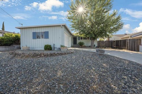 252 Martin Ave, Livermore, CA, 94551-5941 | Card Image