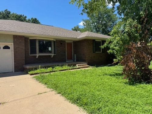 512 Custer Rd, Parsons, KS, 67357-2232 | Card Image