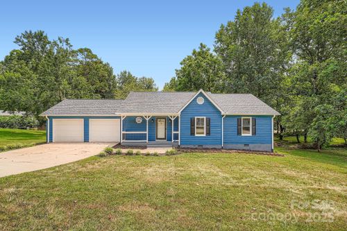 1276 Hidden Creek Cir, Hickory, NC, 28602-9704 | Card Image