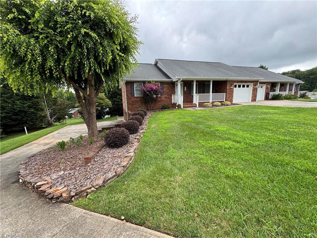 Forrest Hills Cir, King, NC 27021