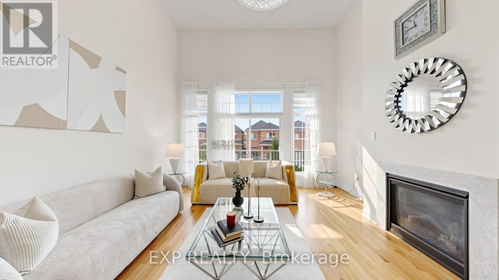 Residential in Whitchurch-Stouffville (Stouffville) 4
