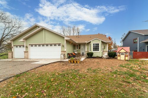 3020 117th Ave Nw, Coon Rapids, MN, 55433-2895 | Card Image