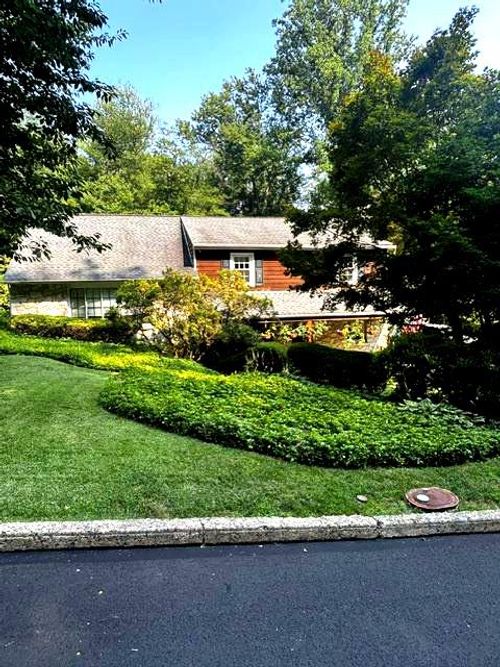 2766 Arrowhead Dr, FEASTERVILLE TREVOSE, PA, 19053-3212 | Card Image