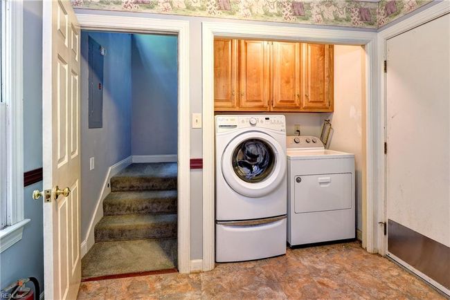 Laundry/mud room | Image 17