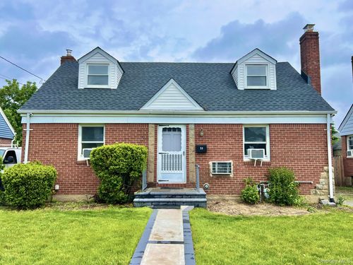 33 Cherry Ln, Carle Place, NY, 11514-2117 | Card Image