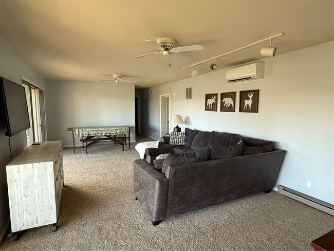 family room | Image 16
