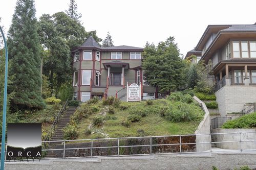 2325 St Johns St, Port Moody, BC, V3H2A8 | Card Image