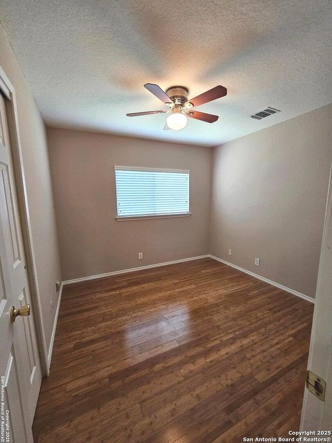 8502 Chickasaw Blf, House other with 3 bedrooms, 2 bathrooms and null parking in Converse TX | Image 15