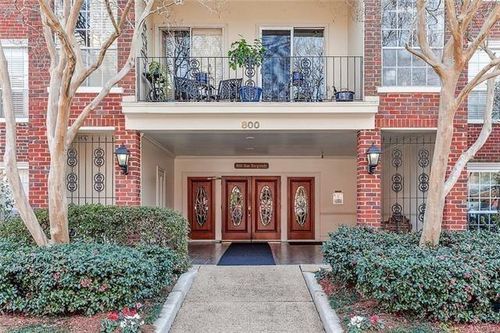223-800 Rue Burgundy, Metairie, LA, 70005-4628 | Card Image