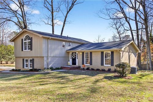 5121 Davantry Dr, Dunwoody, GA, 30338-4520 | Card Image