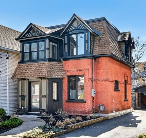 142 Florence St, Ottawa, ON, K1R5N4 | Card Image