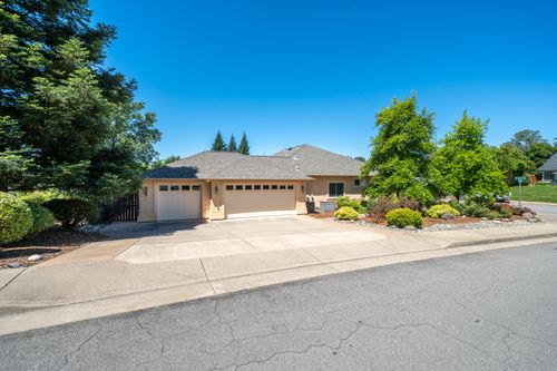 2318 Hope Ln, Redding, CA, 96003-8635 | Card Image