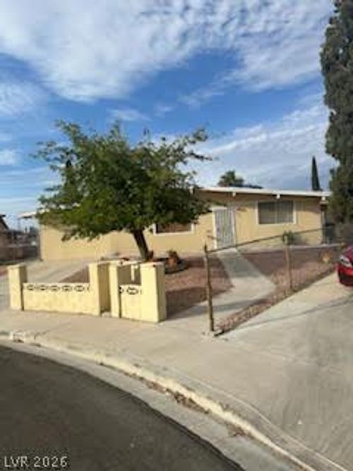 501 Lass Cir, North Las Vegas, NV, 89030-4040 | Card Image