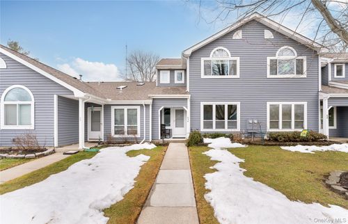 654 Birchwood Park Dr, Middle Island, NY, 11953-2629 | Card Image