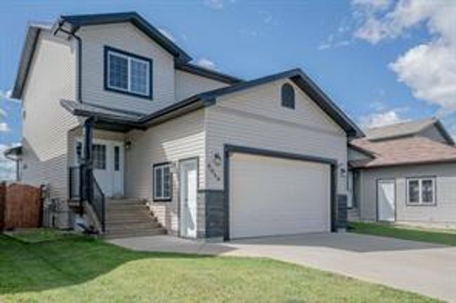 8849 74 Ave, House detached with 3 bedrooms, 3 bathrooms and 4 parking in Grande Prairie AB | Image 1