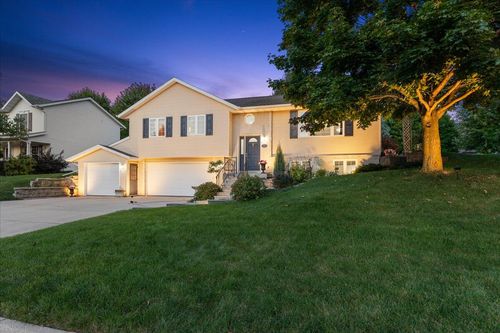720 Emmer St, Mayville, WI, 53050-2814 | Card Image