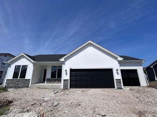 9569 S Sophia Ct, FRANKLIN, WI, 53132-5703 | Card Image