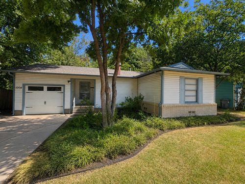 1004 Cordell St, Denton, TX, 76201-2671 | Card Image