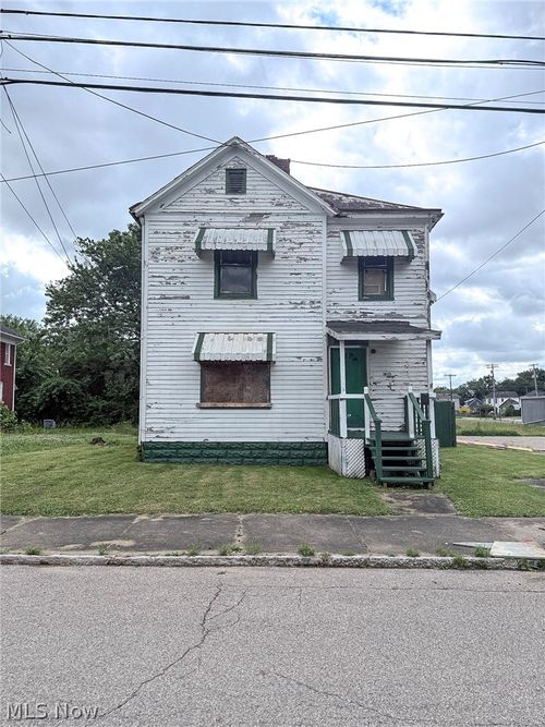 1612 Spring St, Parkersburg, WV, 26101-3349 | Card Image