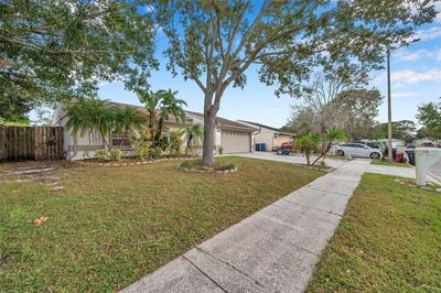 641 Bay Lake Trail, House other with 3 bedrooms, 2 bathrooms and null parking in Oldsmar FL | Image 1