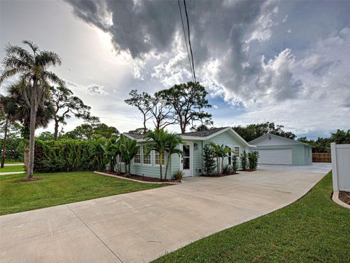 415 Yale St, Englewood, FL, 34223-4061 | Card Image