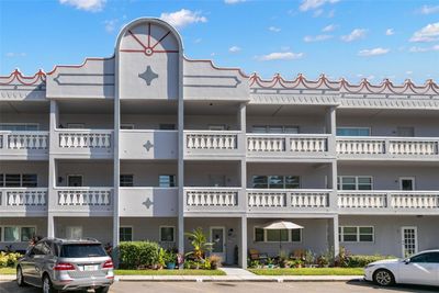 27 - 2295 Americus Boulevard E, Condo with 2 bedrooms, 2 bathrooms and null parking in Clearwater FL | Image 3