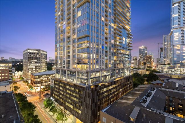 APT-1301 - 300 Bowie St, Condo with 2 bedrooms, 2 bathrooms and 2 parking in Austin TX | Image 6
