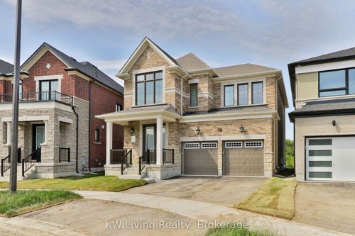 18 Berczy Manor Cres, Markham, ON, L6C3M2 | Card Image