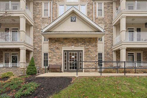 11-911 Holly Ln, Cedar Grove, NJ, 07009-3209 | Card Image