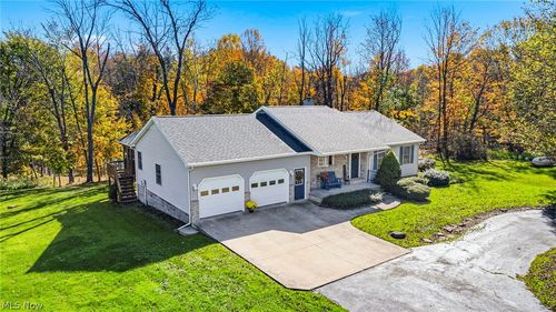 1076 Garrett Rd, Jefferson, OH, 44047-8302 | Card Image