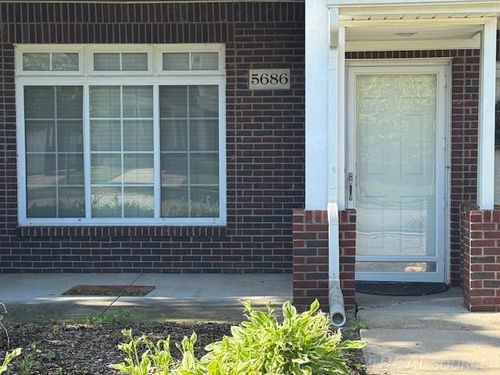 5686 Acorn Ln, Sterling Heights, MI, 48314-3164 | Card Image