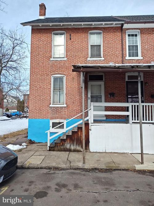 21 E Walnut St, SELLERSVILLE, PA, 18960-2422 | Card Image