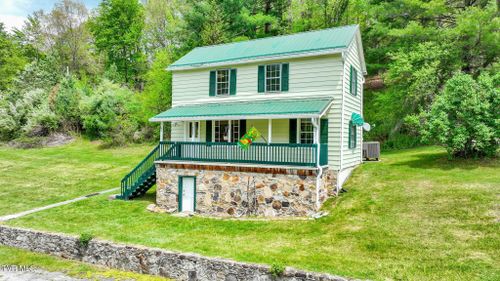 6802 Lockwood Dr, Wise, VA, 24293-5828 | Card Image