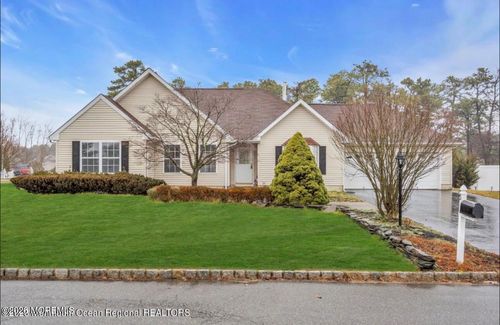 5 Laketree Ct, Manchester, NJ, 08759-5679 | Card Image