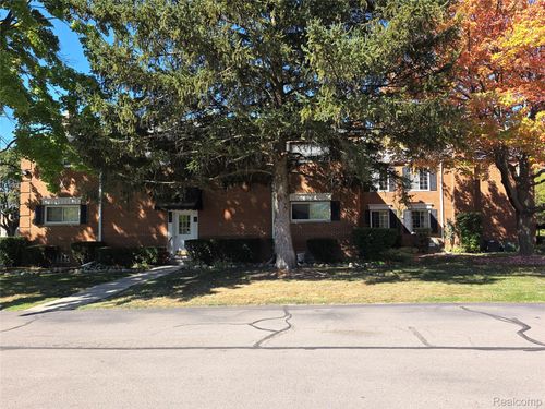 723 E Fox Hills Dr, Bloomfield Hills, MI, 48304-1307 | Card Image