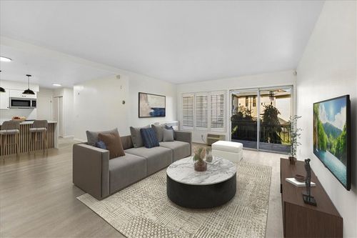 apt-sc7-400 Narragansett Pkwy, Warwick, RI, 02888-4519 | Card Image