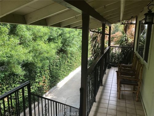 6927 Remmet, Canoga Park, CA, 91303 | Card Image
